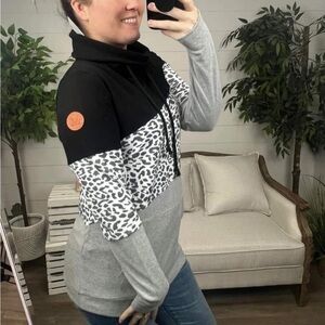 Tri Color Cowl- Snow Leopard various sizes